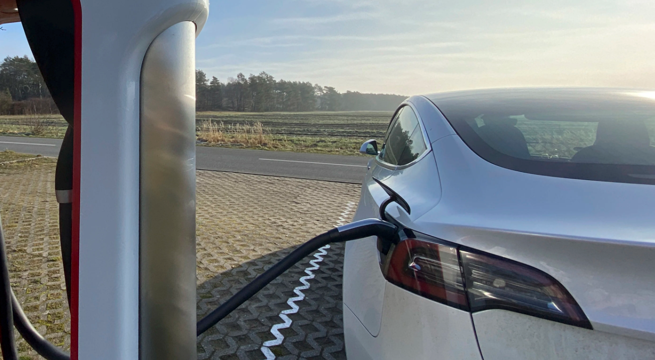 Hitting the Books: How Tesla engineers solved the problem of exploding EV batteries